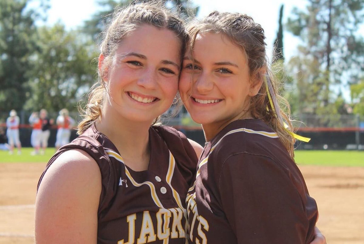 BW__Softball's tweet photo. Yellow Jackets in Cali☀️ https://t.co/7wsMLAUwah