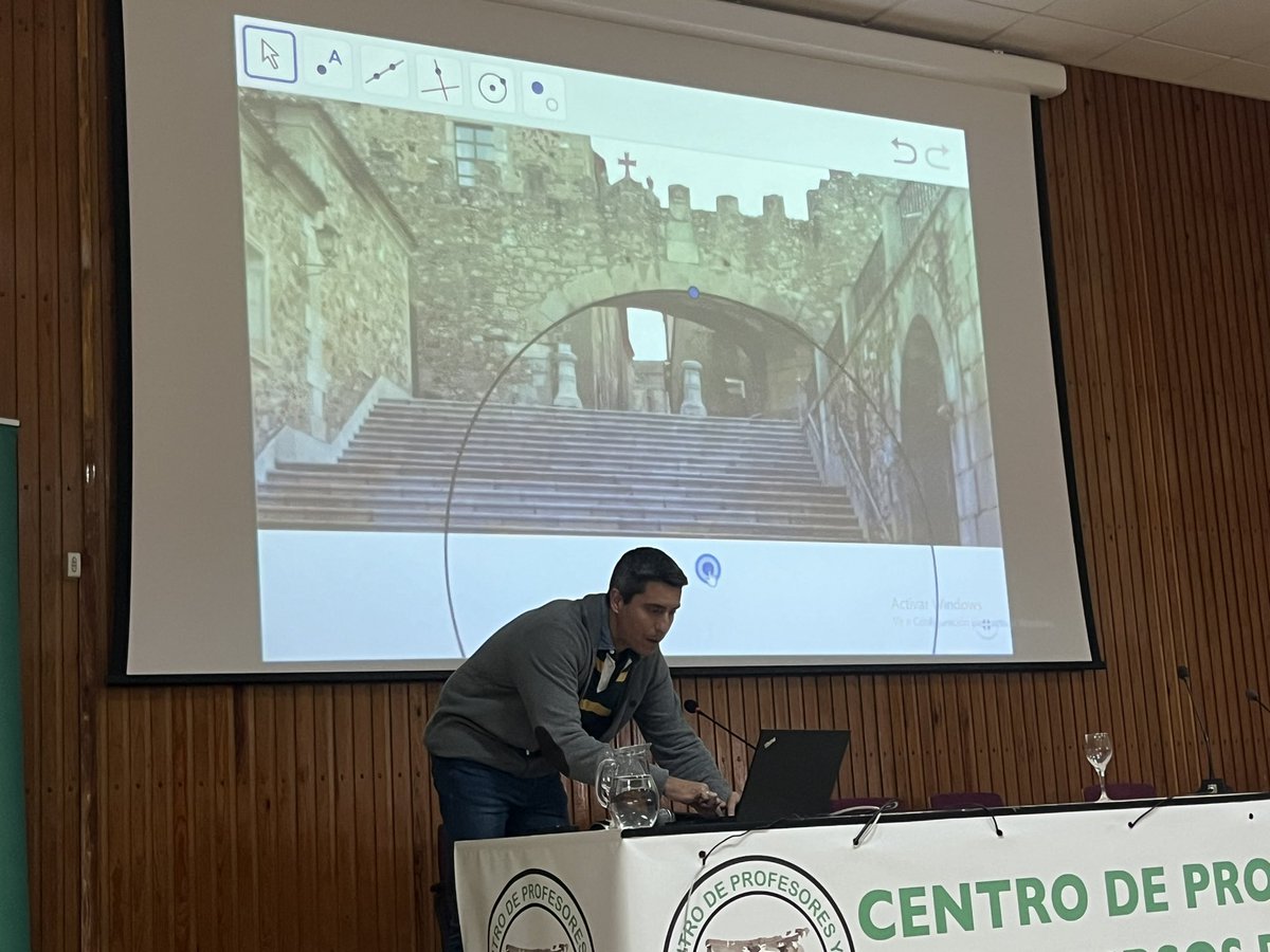 iex005's tweet photo. Hay más matemáticas y geometría en el Arte de lo que parece. Lo vemos gracias a Javier Cayetano @JavierCayetan19 en el #iex005 https://t.co/cYYnKHRjhG