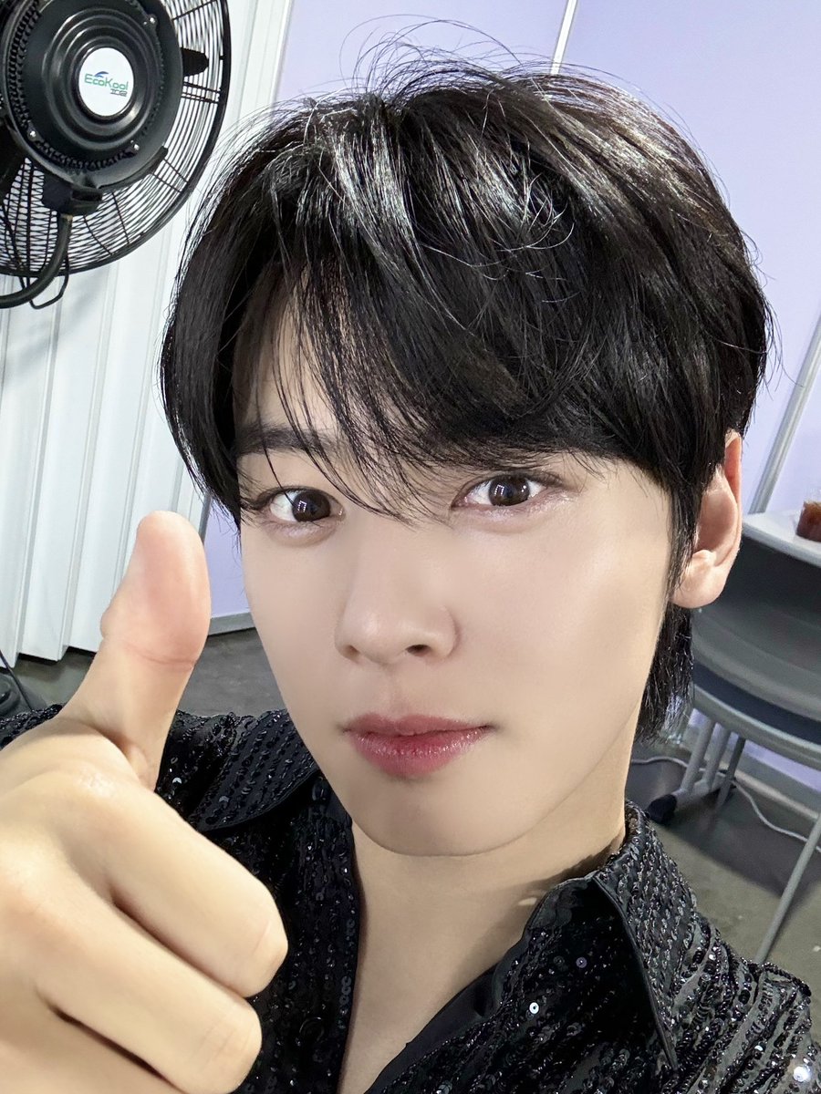 CHAEUNWOO_offcl's tweet photo. [📸] 🌟240224 #MysteryElevator🌟

✩˚｡⋆ 𝑀𝑦𝑠𝑡𝑒𝑟𝑦𝐸𝑙𝑒𝑣𝑎𝑡𝑜𝑟 𝑖𝑛 𝐵𝑎𝑛𝑔𝑘𝑜𝑘 ‧˚♡

아로하의 사랑 덕분에 더웠던 태국🇹🇭
보랏빛으로 가득 채워준
태국 아로하 감사합니다💜

#아스트로 #ASTRO #차은우 #CHAEUNWOO
#아로하 #AROHA #JUSTONE10MINUTE https://t.co/MbDUFLyzFW