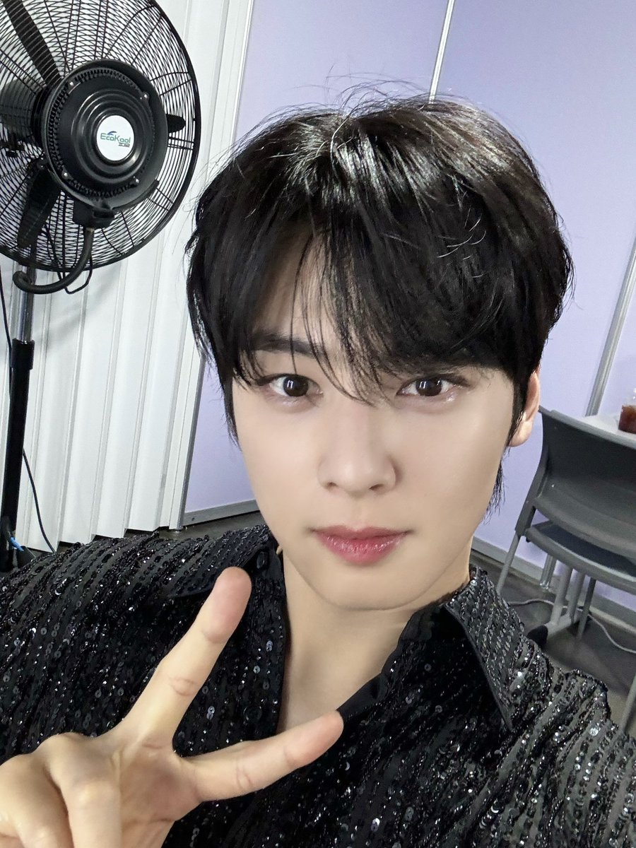 CHAEUNWOO_offcl's tweet photo. [📸] 🌟240224 #MysteryElevator🌟

✩˚｡⋆ 𝑀𝑦𝑠𝑡𝑒𝑟𝑦𝐸𝑙𝑒𝑣𝑎𝑡𝑜𝑟 𝑖𝑛 𝐵𝑎𝑛𝑔𝑘𝑜𝑘 ‧˚♡

아로하의 사랑 덕분에 더웠던 태국🇹🇭
보랏빛으로 가득 채워준
태국 아로하 감사합니다💜

#아스트로 #ASTRO #차은우 #CHAEUNWOO
#아로하 #AROHA #JUSTONE10MINUTE https://t.co/MbDUFLyzFW