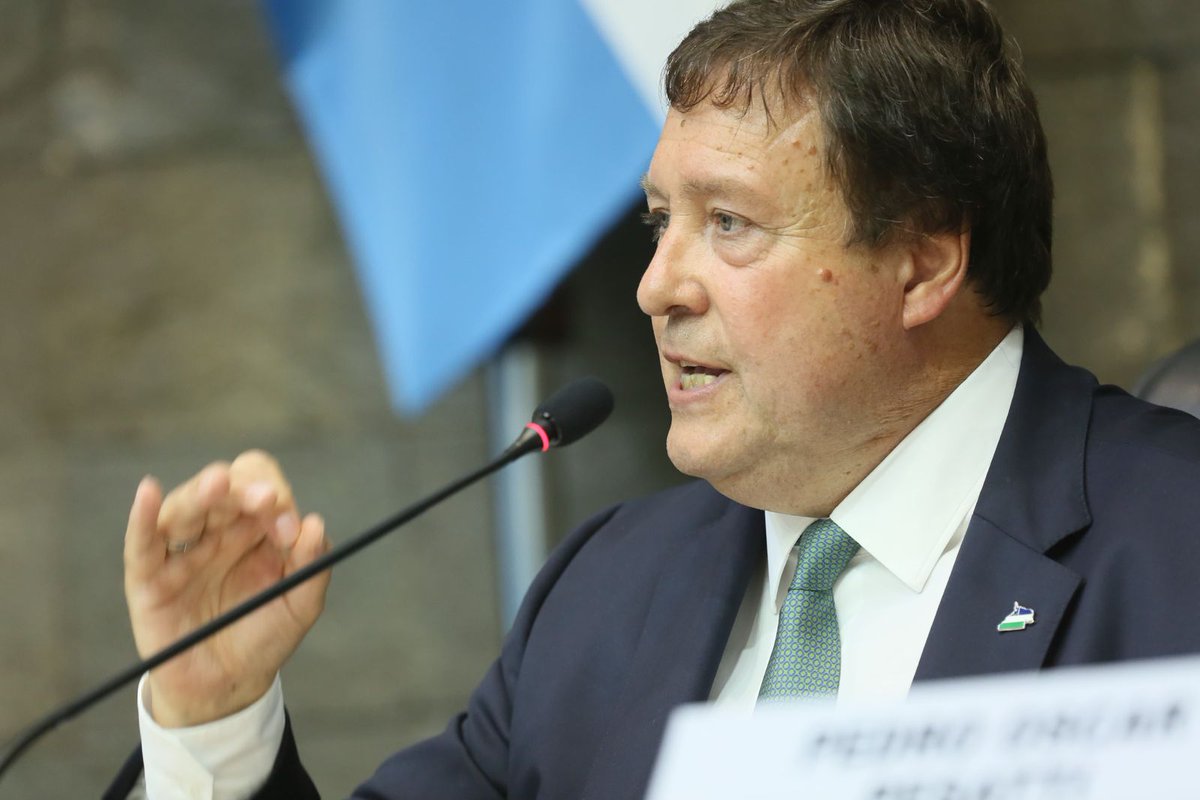 📰 Weretilneck busca fortalecer el cumplimiento de penas, garantizando justicia pronta y efectiva

El gobernador presentó un proyecto de ley destinado a fortalecer el cumplimiento efectivo de las penas para aquellos condenados por delitos en Río Negro. El objetivo es garantizar