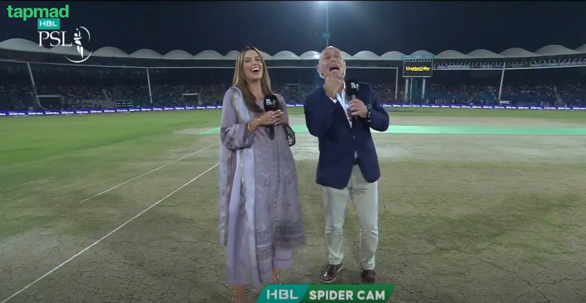 Waqar Younis asked 'Why did Shaheen Afridi come out to bat before Sikandar and Wiese?' Danny Morrison replied 'He is the captain. He can bat anywhere he wants' 😂😂❤️ #HBLPSL9 #tapmad #HojaoAdFree