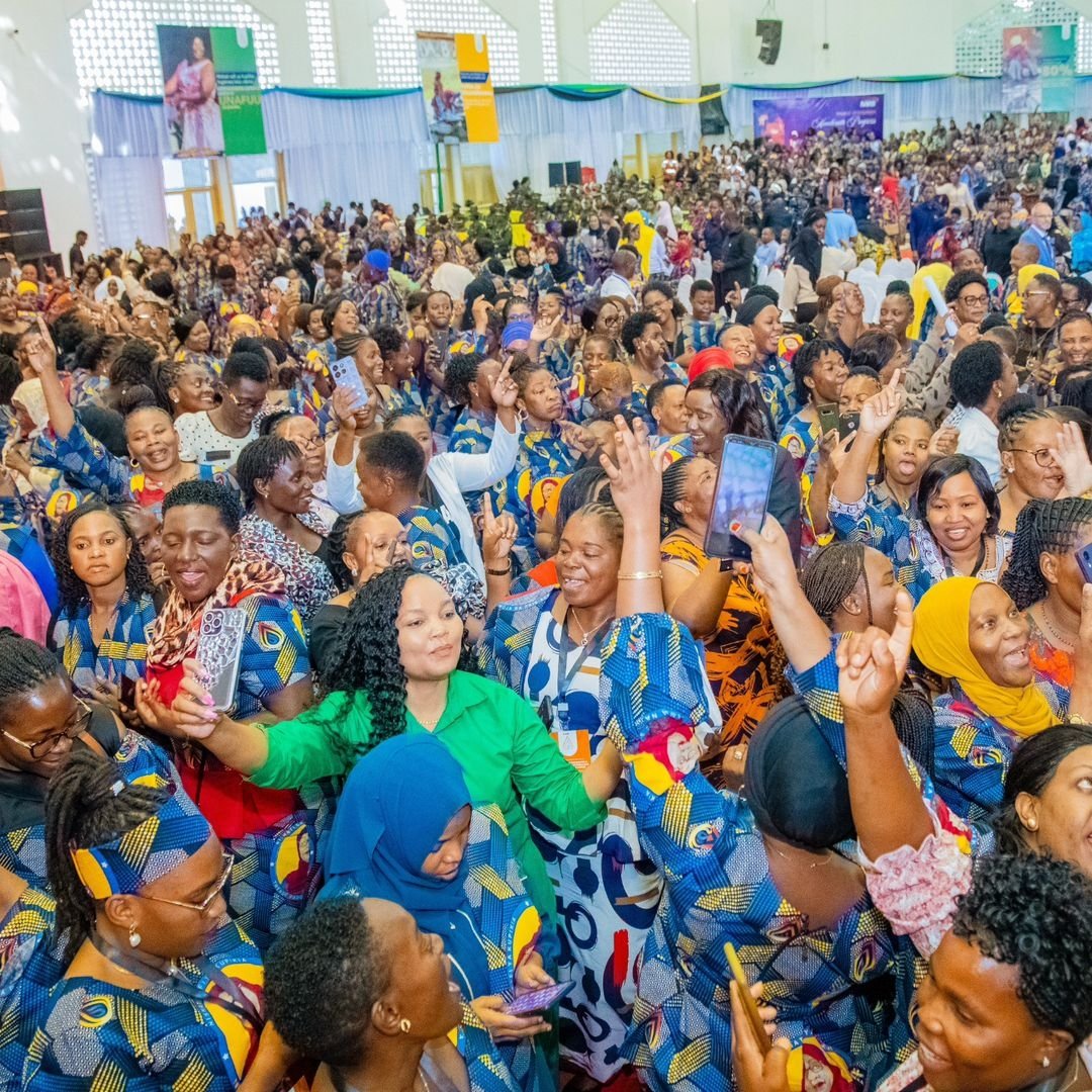 DendegoHalima's tweet photo. Nikiwa na Viongozi na wadau mbalimbali  kwenye Kongamano la Nishati Safi ya Kupikia lililofanyika katika Kituo cha Mikutano cha Jakaya Kikwete (JKCC) Dodoma. 

Kongamano linalokwenda pamoja na ugawaji wa mitaji na vitendea kazi vya Nishati Safi ya Kupikia. https://t.co/Pst5yZNm5A
