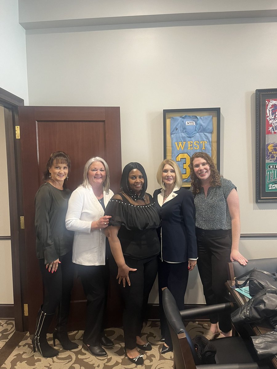 Tammy West tweet media