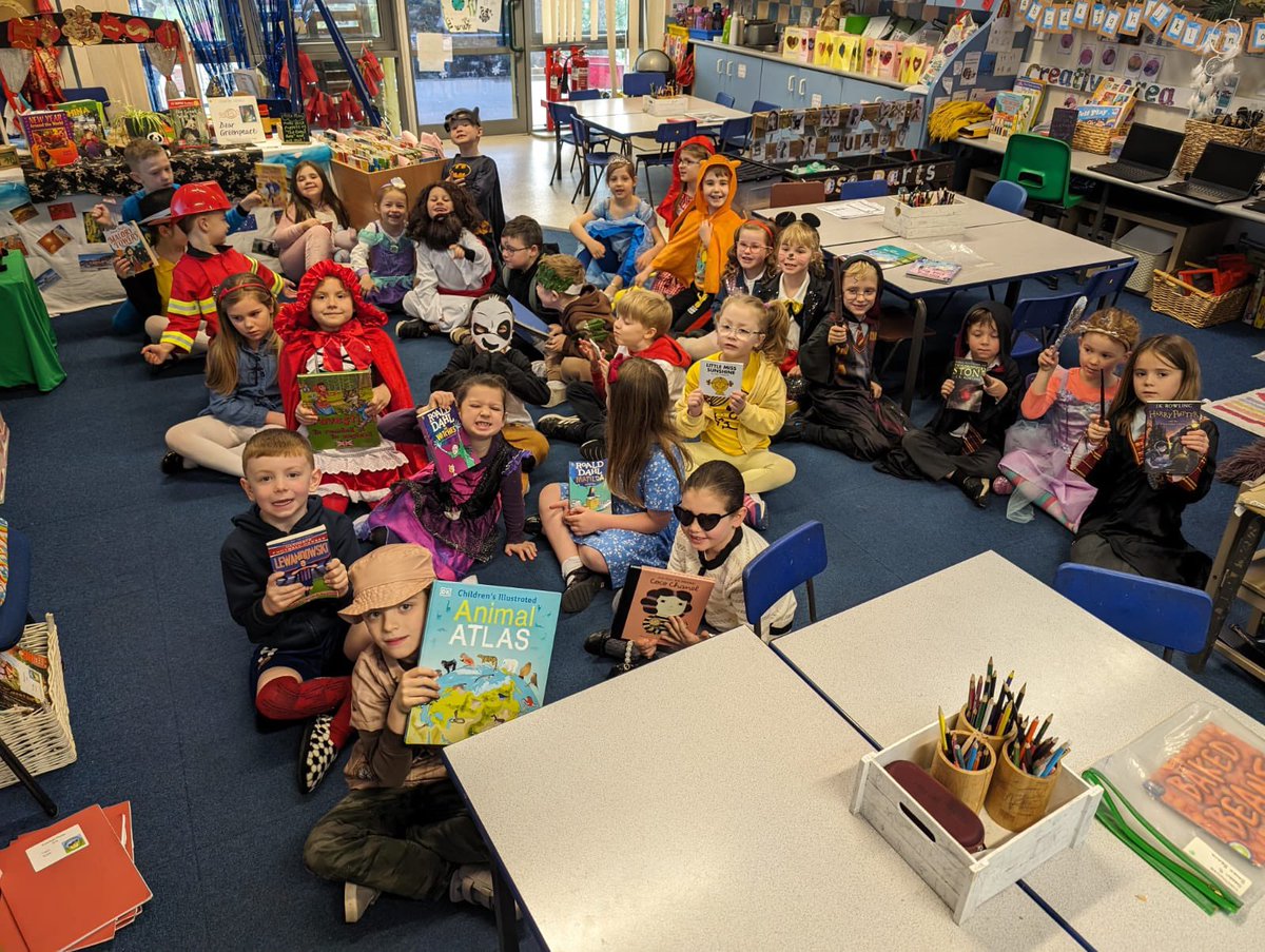CwrtRawlinprim's tweet photo. Another successful and fun @WorldBookDayUK in @CwrtRawlinprim promoting our love of reading 📖 #amazingcostumes https://t.co/nBQSn0jXOD