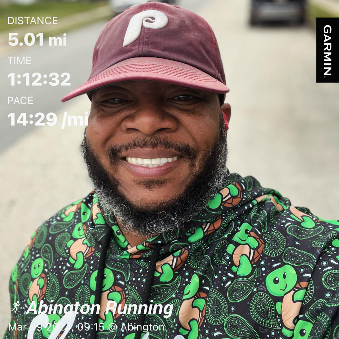 The weekend has arrived. It’s been a while since felt this comfortable. Next weekend will be the NYC Half. Now time for the fun and chill😃 #bighomieonthemove #teamzensah #nychalf #halfmarathontraining #bmrphilly