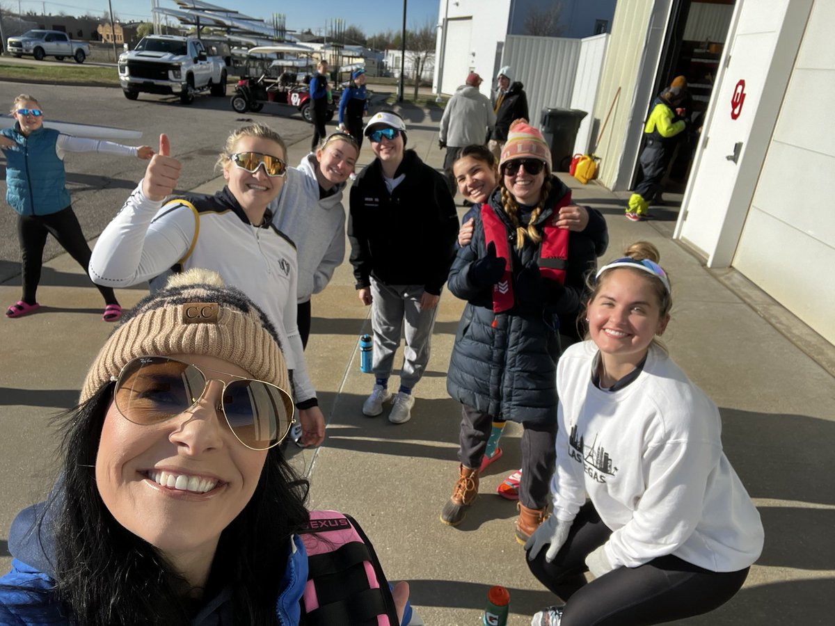PaigeCarmanATC's tweet photo. Pinky does river sports. @ucowrowing @ucoathletics @NSportsmed #NATM2024 #ATTwitter #AthleticTraining #rowing #crew #UCOBronchos #ROWChos #NexusSportsMedicine #NexusDV2 #NexusDeadbug https://t.co/z522pK6zbk