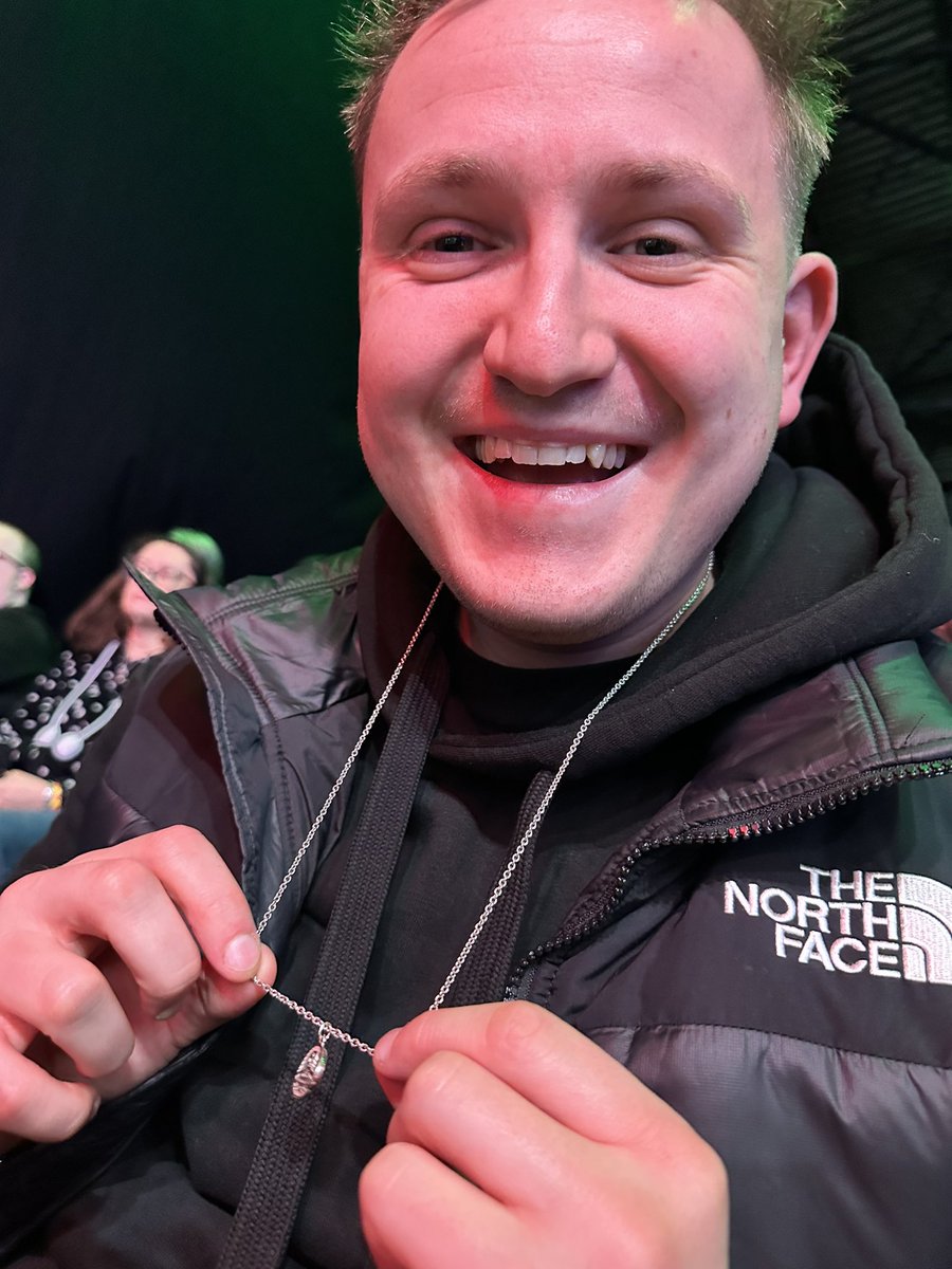 Faith in humanity has been restored👏🏼😍 thank you <a href="/Crufts/">Crufts</a> !!!