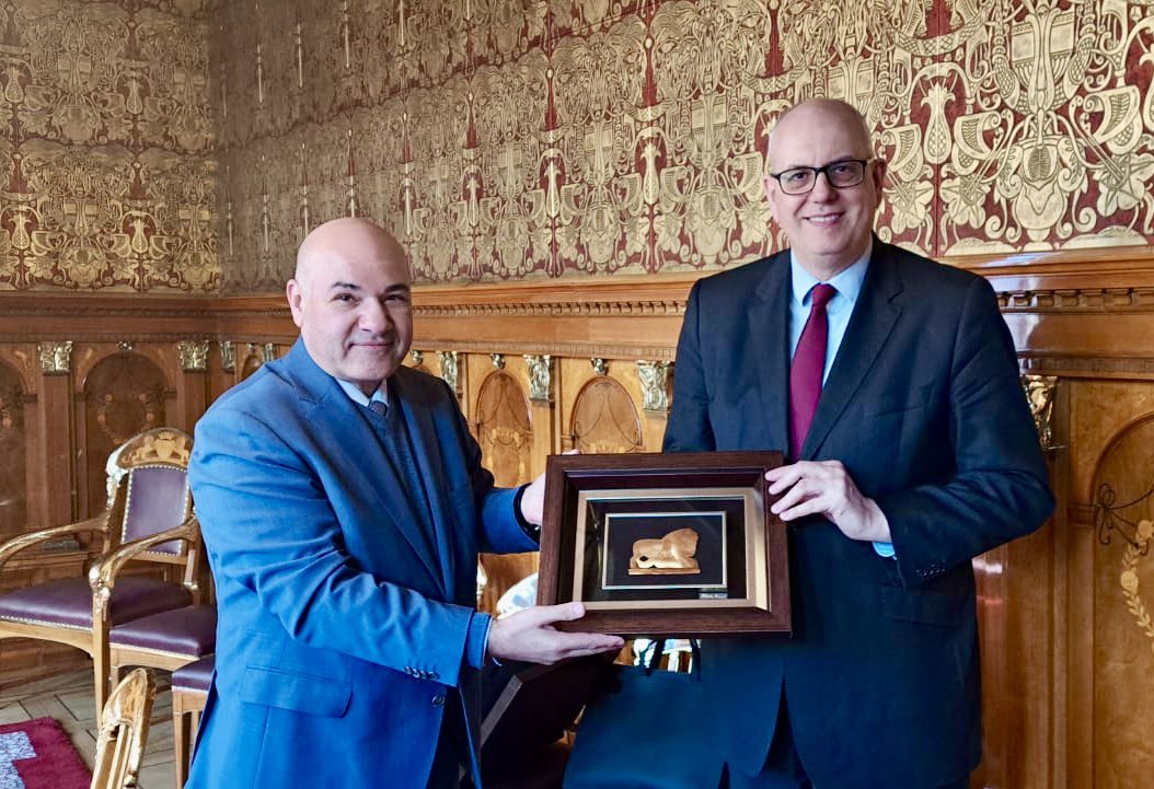 S.E. <a href="/FailyLukman/">Lukman Faily لقمان الفيلي</a> trifft Bremer BM <a href="/AndreasBovensc1/">Andreas Bovenschulte</a> . Die Perspektiven kultureller und kommerzieller ZA mit Bremen wurden thematisiert, ebenfalls die Angelegenheiten der irakischen Gemeinde dort und die Überwindung rechtlicher Hindernisse