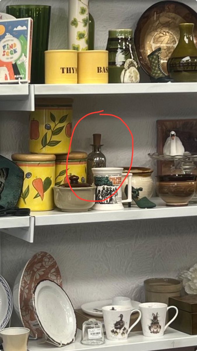 mccavana_'s tweet photo. @HansonsAuctions Possibly a 19th century mercury glass bottle? https://t.co/Mm2RZ35FFv