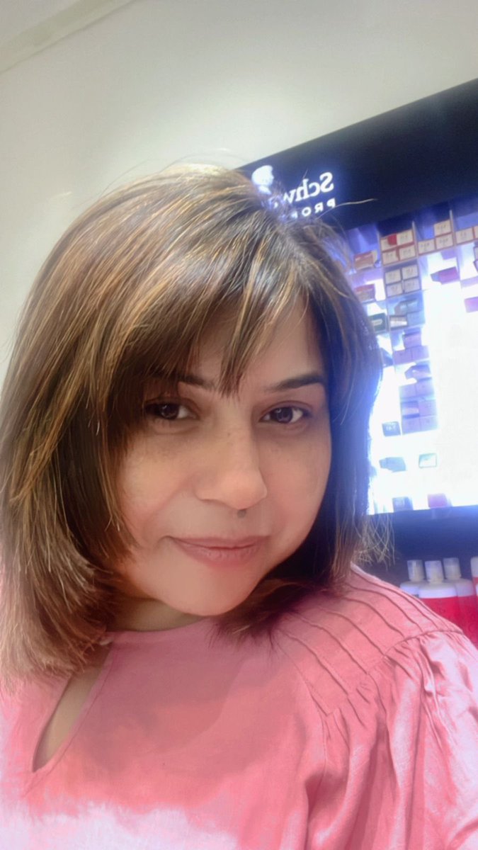 MouChakravorty's tweet image. Happiness is a ‘New Me’ 😊 #NewVersion #NewHaircut in 2024❤️