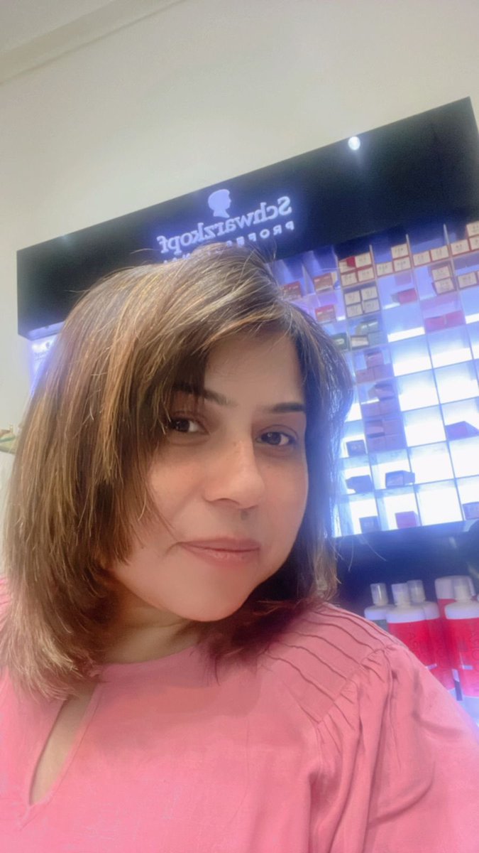 MouChakravorty's tweet image. Happiness is a ‘New Me’ 😊 #NewVersion #NewHaircut in 2024❤️
