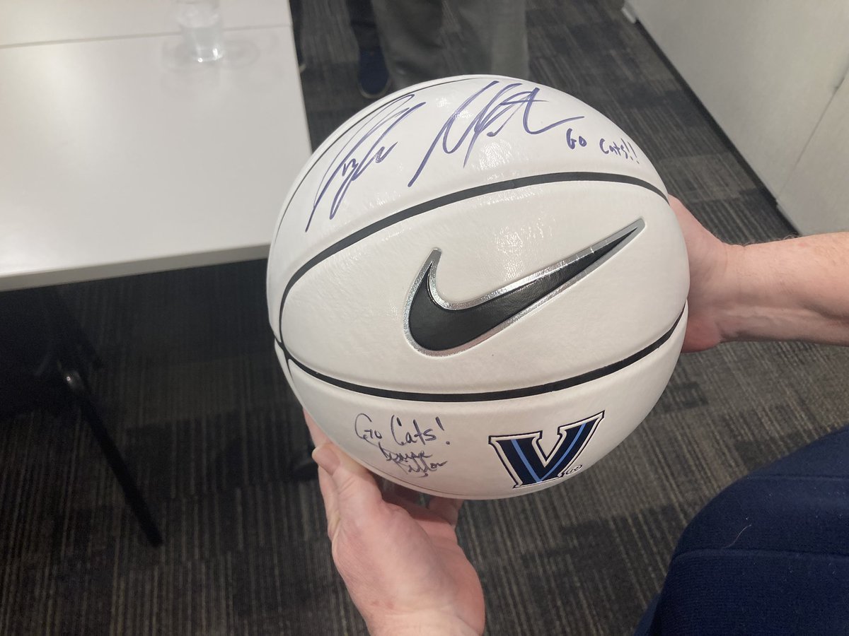 #Villanova honored retired @delcotimes sportswriter @TerryToohey for his 25 years of covering the Wildcats prior to today’s game against Creighton. Classy gesture!