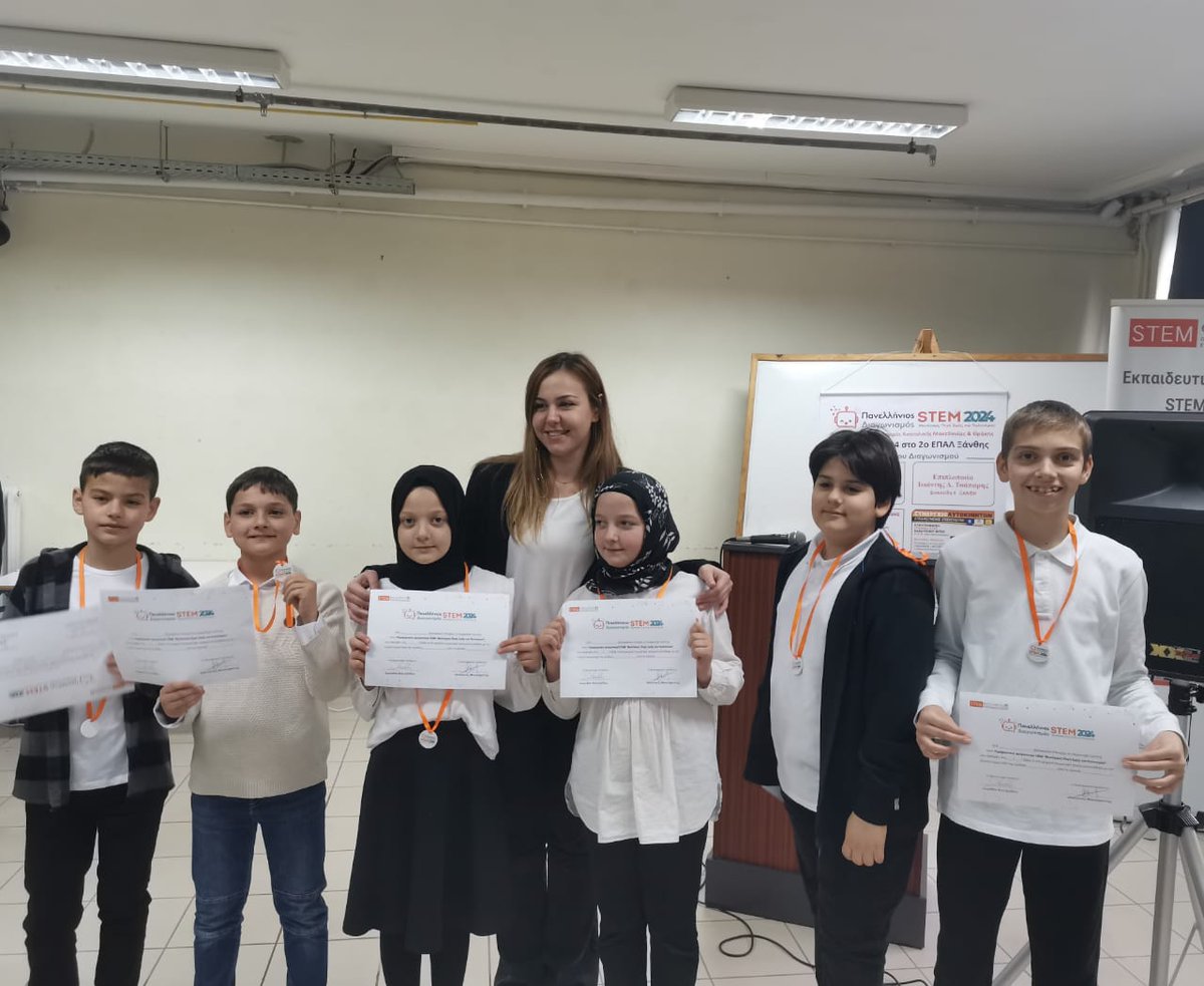 synke2012's tweet photo. Doğu Makedonya - Trakya Eyaleti Robotik kodlama yarışmasında birinci olan çocuklarımızı tebrik ediyoruz 🥇 https://t.co/3FVbGxQxZI