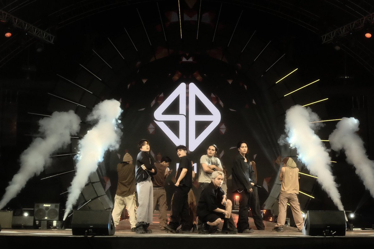 SB19Official's tweet photo. Agkitakami inton sumaruno, Abra! 
Salamat po sa mainit na pagtanggap. 🔥 
Mag-iingat po kayo pauwi!

#SB19atAbrenianKawayanFestival https://t.co/n0y0BkLu6x