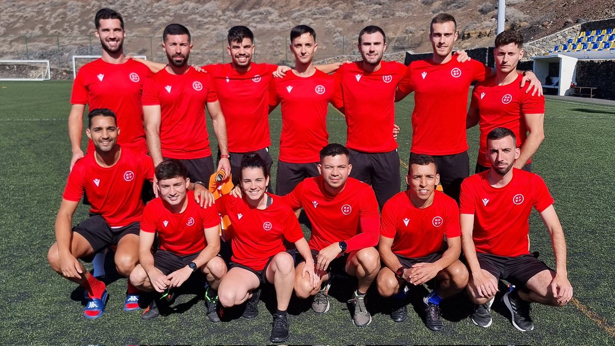 CITAFTENERIFE's tweet photo. 🏃🏻‍♀️‍➡️ Nuestros árbitros y asistentes de #TerceraRFEF han desarrollado en la mañana de hoy el segundo control físico de la presente temporada dentro de la III Convención de arbitraje en El Hierro celebrada por el #CITAF https://t.co/zMUpED69QM