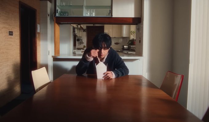 WORLDMUSICAWARD's tweet photo. #V's new trailer to #FRI_END_S, out March 15, gets fans really excited...👏📽️🎶💥3⃣/1⃣5⃣❤️‍🔥 👑💜

FRIENDS BY V TEASER 1
#FRI_END_S_TeaserVer1
FRIENDS IS COMING
V IS COMING
#V_FRIENDS
#FRI_END_S #뷔 https://t.co/EDPh9kpyCe