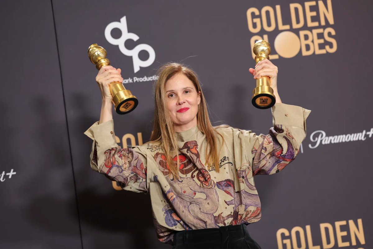 #CINEMA We'll be rooting for Justine Triet this Sunday!

Her drama, "Anatomy of a Fall," is in the running for five Academy Awards, including Best Picture. In 2020, the 🇫🇷 filmmaker sat down with us to discuss motherhood – a central theme in her work.

➡️france-amerique.com/justine-triet-…