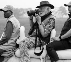 indiaredeem's tweet photo. Shocking to not see #MostCorruptCMHimanta with Modi's #Kaziranga photoshoots.
Is everything okay with that chaprasi? https://t.co/vOrQdhJ1eN