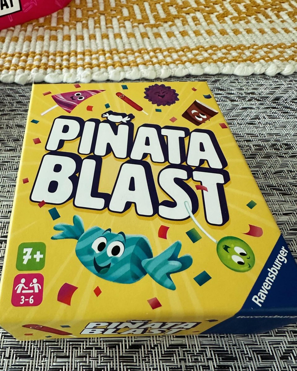 binaryraja's tweet photo. @tryazon @ravensburgerna ThatsNotAHat #RavensburgerParty #RavensburgerMoment and #Tryazon #freeproduct Ravensburger gifted me, this product to try #fungame #avaialble in #target https://t.co/EkhqN7NTob