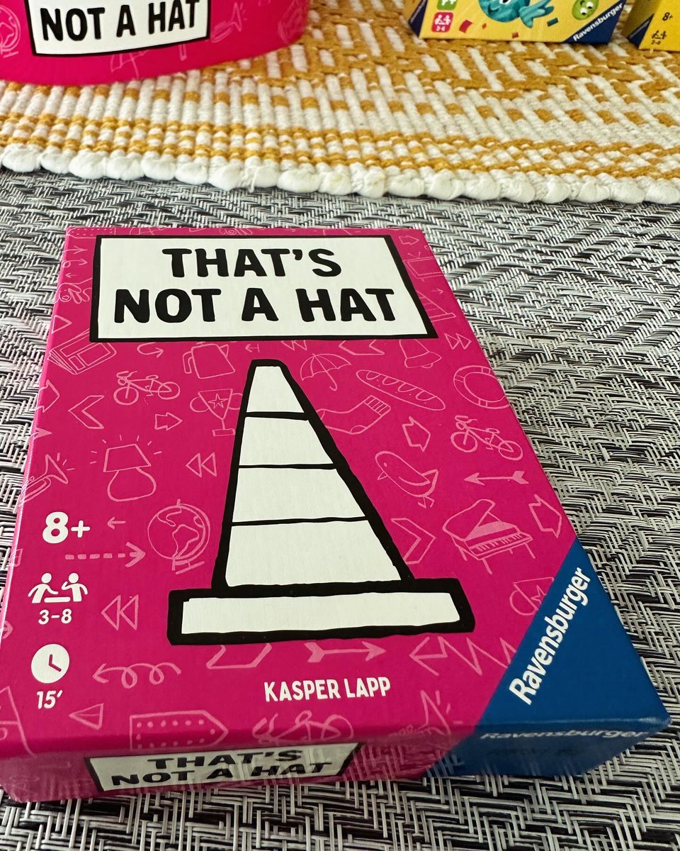 binaryraja's tweet photo. @tryazon @ravensburgerna ThatsNotAHat #RavensburgerParty #RavensburgerMoment and #Tryazon #freeproduct Ravensburger gifted me, this product to try #fungame #avaialble in #target https://t.co/EkhqN7NTob