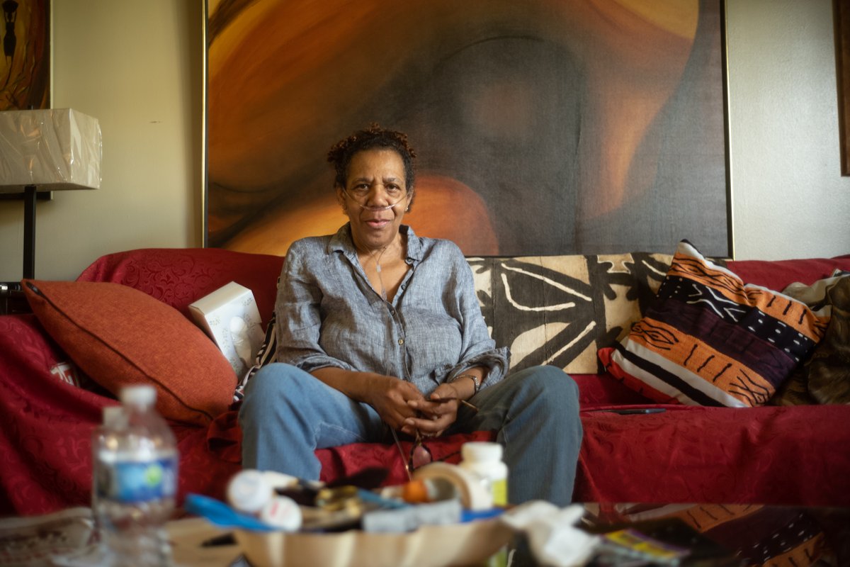 Citymeals recipient Elizabeth's COPD forced her to retire early from her job on Wall Street and relocate to senior housing from her beloved Flatbush apartment. Now reliant on portable oxygen, she can only manage short walks.  Read her story: citymeals.org/news-more/meal…
