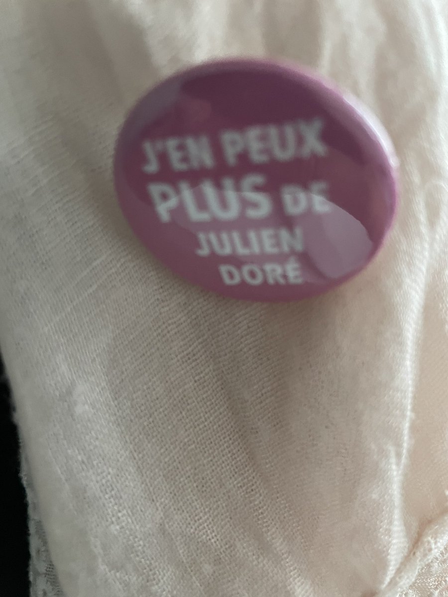 monecho7314's tweet photo. Dans un an, je me préparerai pour Vous retrouver au @ZenithCaen cher @jdoreofficiel 🥰 Remettrai-je mon badge,celui qui m’a accompagnée sur chaque date du #aimeetour ? Sans doute… Mais ce qui est certain c’est qu’à cette heure-ci mon cœur battra la chamade, prêt à s’enflammer 🔥 https://t.co/TU4kallaXe
