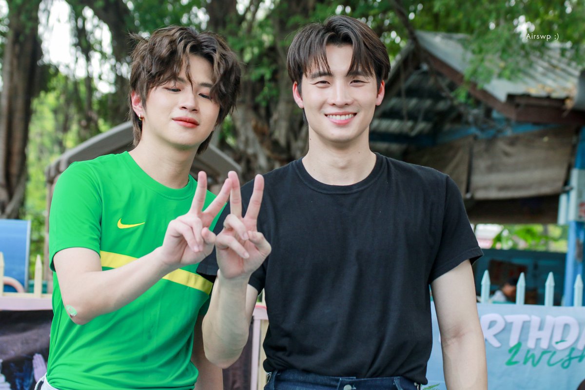 Airswp_'s tweet photo. แงงคิดถึงสัญลักษณ์คู่นี้มากๆ ✌🏻✌🏻 กี่ปีก็ยังเป็น 2wish

@m34nismind 
@bplannnnn 
#MeanPlanBDProject
#PlanRathavit #คนของแปลน
#MeanPhiravich #MeanTro 
#2wish https://t.co/urVvTuFsaB