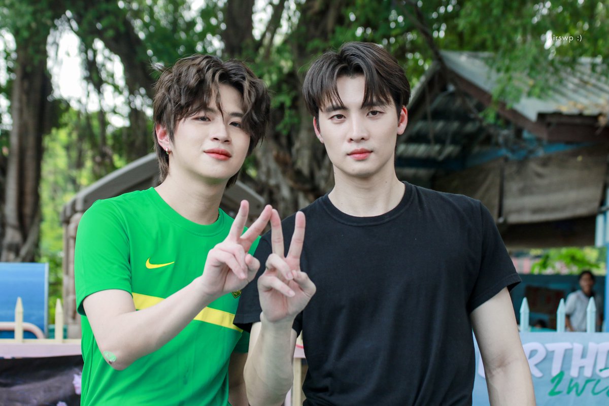Airswp_'s tweet photo. แงงคิดถึงสัญลักษณ์คู่นี้มากๆ ✌🏻✌🏻 กี่ปีก็ยังเป็น 2wish

@m34nismind 
@bplannnnn 
#MeanPlanBDProject
#PlanRathavit #คนของแปลน
#MeanPhiravich #MeanTro 
#2wish https://t.co/urVvTuFsaB