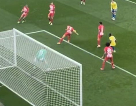 Golmunio_RCDESP's tweet photo. #️⃣ | #CádizAtlético

❌ | González Fuertes (ni el VAR) han visto esta mano clara de Gabriel Paulista dentro del área.

▶️ | Tampoco ha ido al VAR para ver la imagen. En @MovistarFutbol, cero repeticiones en directo.

#LaLiga | #LALIGAEASPORTS | #CádizCF https://t.co/5d0dkjgxzX