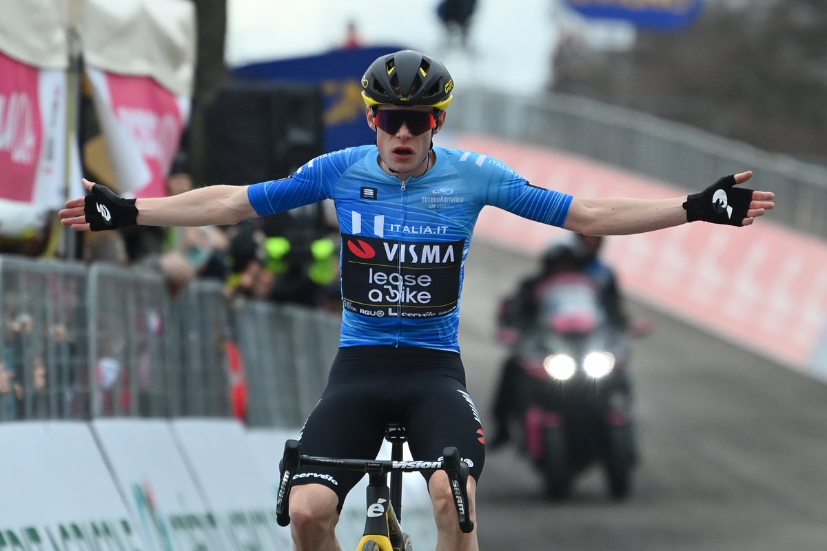 #TirrenoAdriatico | Stage 6

⛰️🏁 MONTE PETRANO (9.96km, 8.12%, 809 m)

🇩🇰 Jonas Vingegaard

• 27:19 - RECORD
• 6.48 w/kg (est. '65kg standard')
• 1777 VAM
• 21.88 km/h

The same level that Jonas and Pogačar showed on the first 10km of Joux Plane, but we're in March. Crazy 🤯