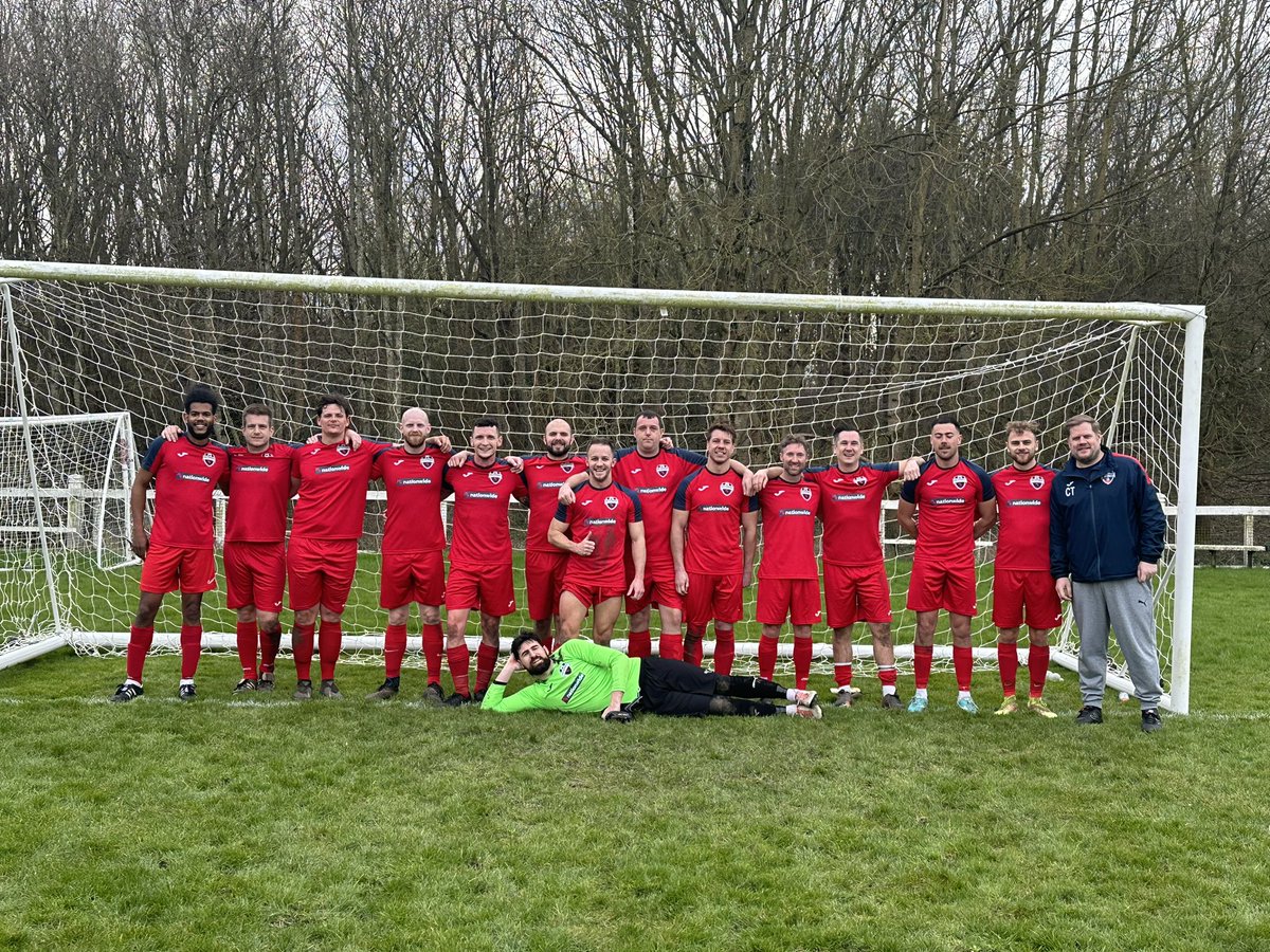 A good win in the @sdflswindon plate semi final against @BBFC_88. Finished 3-1. On to another final. Well done boys. 🏆