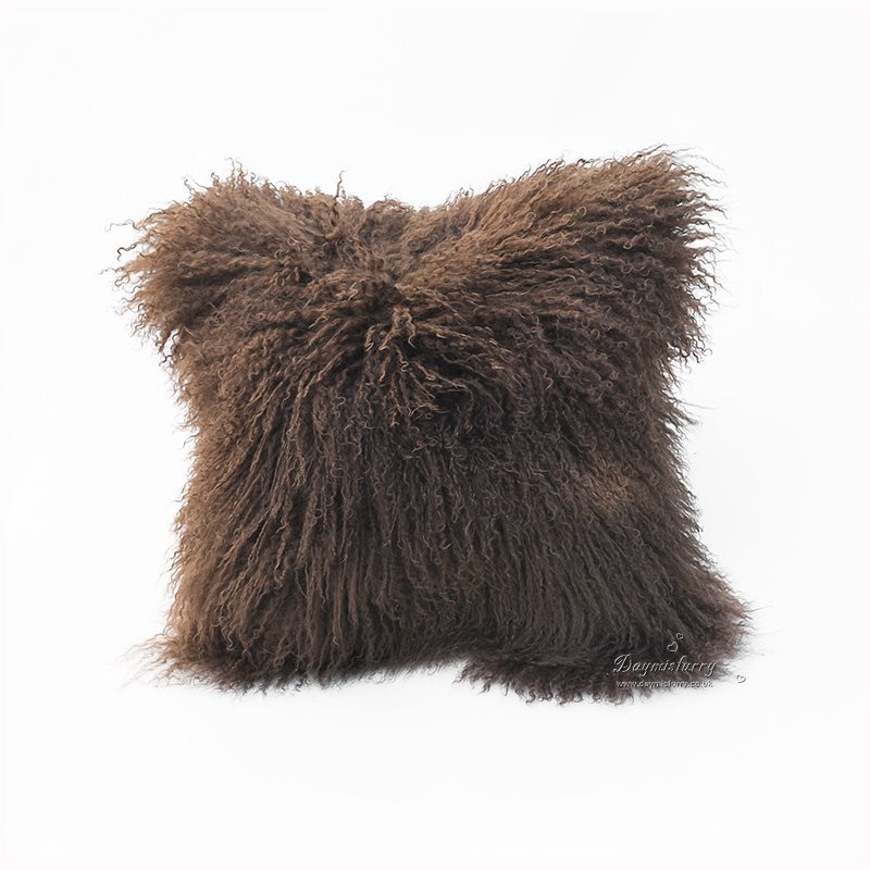 Always fluffy and cozy💗 #furpillow #furcushion #cushion #cushioncase #cushioncovers #pillowcase #pillowcover #indoorstyle #indoordecor #indoorinterior #bedroomfashion #bedroomstyle #bedroomdecor #livingroomdecor #livingroomstyle #livingroominspiration #handmade #realfur #furry