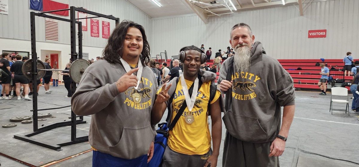 JadaAndrews_0's tweet photo. Catch me and my center in Abilene for state on the 22nd!! @JakobPesin53 
@BCHSFBall @CoachRJones_ @coachisbk24 https://t.co/TMk9IzsBz2