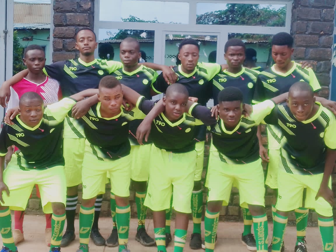 #sport, hier en marge de la journée internationale des femmes, le FC GGT du coordo TRÉSOR MUNGALA KASONGO CHANSA a infligé un score lourd 7-3 à l'équipe FC 12 ALPHA. Les buteurs sont : Salah 1, Pv2,Baguez 2, Exaucé 1
Isco 1, FC GGT eloko ya makasi.
<a href="/jeanba/">Marilyn Aungst</a>