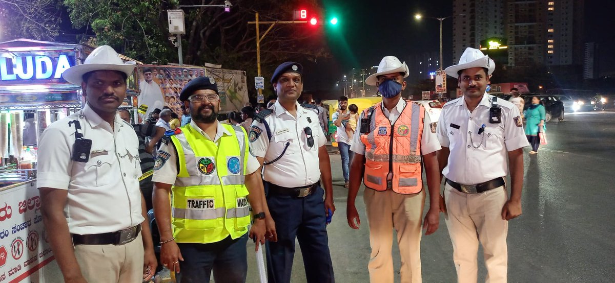 BCPTWOWF's tweet photo. Regulation Duty performed by Traffic Wardens from KR Pura zone on 8th Mar, 2024. 

Thank you - Mr. Sathish Kumar and Mr. Kumaresh B P. https://t.co/uTqO5epkvJ