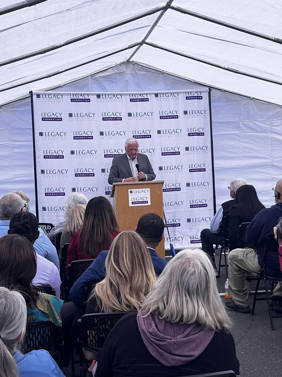 BHHSLegacy's tweet photo. It was a big week for our Tri-State office. They held the ribbon cutting for the Connection Express — our brand-new mobile Backpack Buddies bus which serves area youth! #BackpackBuddies #DressKidsForSuccess https://t.co/sW8jfB9W2m
