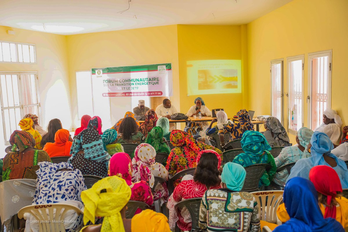 Forum communautaire sur la transition énergétique: la présence massive des femmes a été inspirante, montrant leur engagement à comprendre et façonner l'avenir énergétique du Sénégal. Ensemble renforçons notre compréhension des enjeux et travaillons vers un avenir durable.