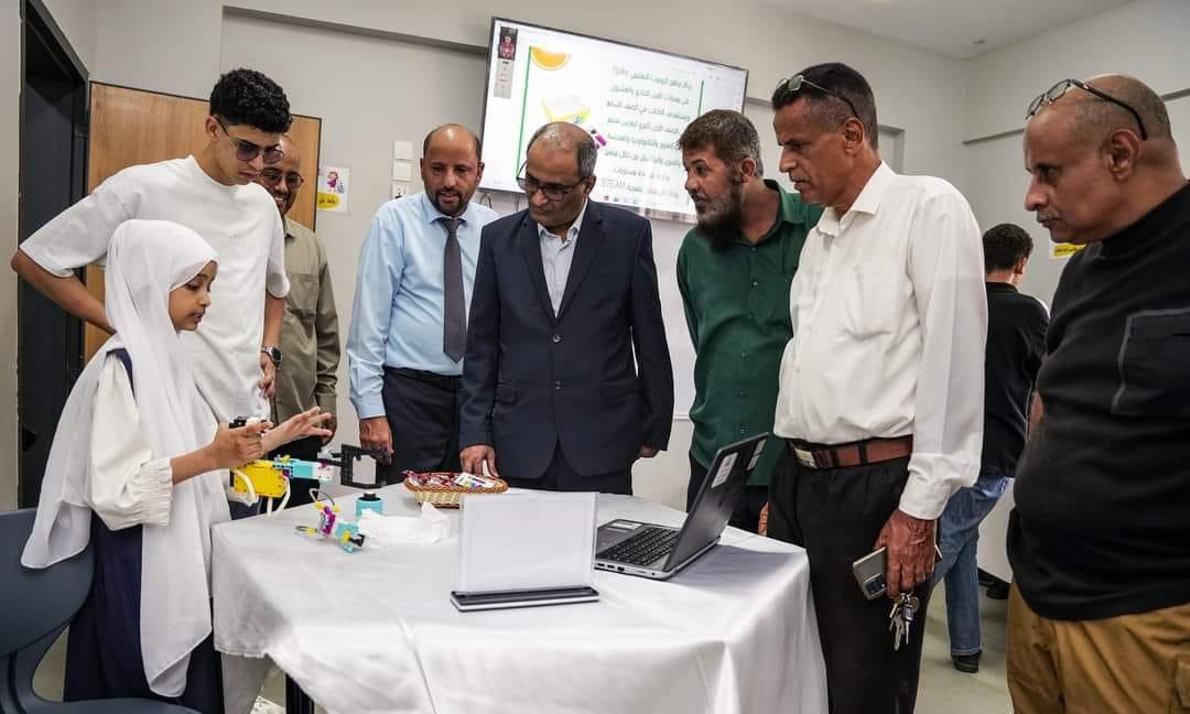 إفتتحنا المعرض المذهل لطلاب مدرسة سماء عدن العالمية  بحضور وكلاء وزارة التربية والتعليم،  ابهجتنا النظرة الرائعة بماقاموا به من فن وامتياز ، انهُ يوم سماوي تشعر وأنت تطوف في أجنحة المعرض الفخم أنك تبحر في آفاق  الإبداع اللامحدود 

facebook.com/share/p/tAGEwJ…