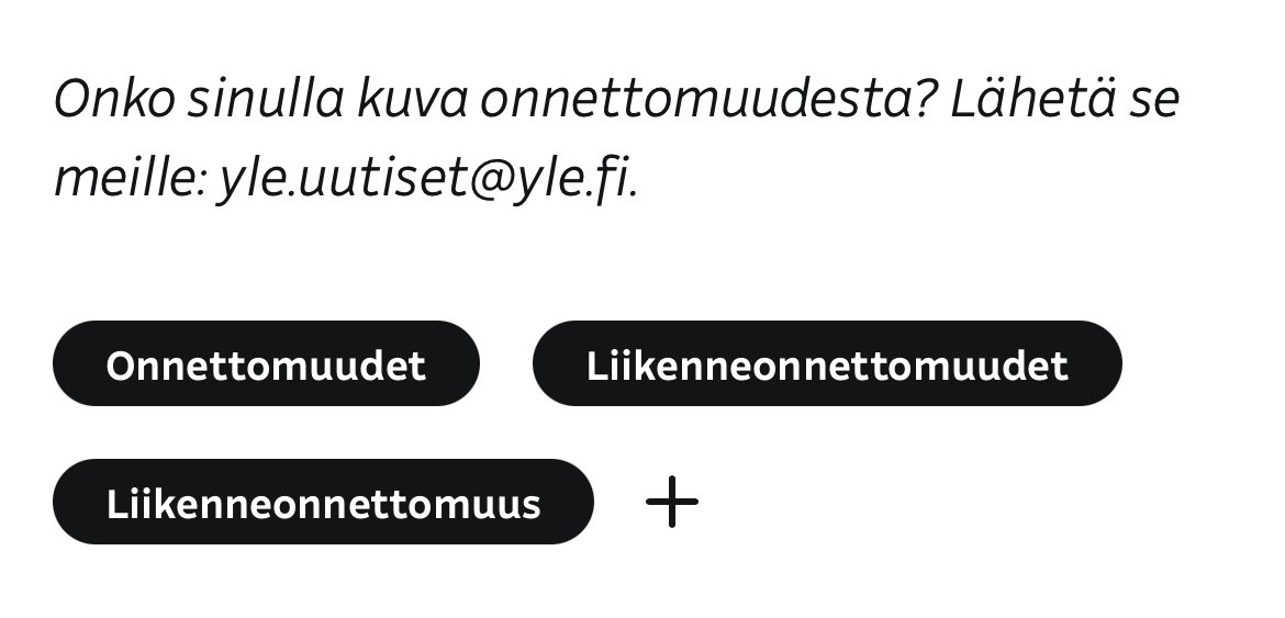 JP_Latti's tweet photo. Pelastusviranomaiset muistuttavat jopa hälytysajoneuvoihin liimatuin tarroin, ettei onnettomuuspaikoilla kuvattaisi, koska se on itsessään riskitekijä lisäonnettomuuksille, ja toki hienotunteisuussyistä.

Ja mitä tekee Jouko Jokisen Ylen uutistoimitus?

Jokseenkin irvokasta. https://t.co/g8ODhYpBfr