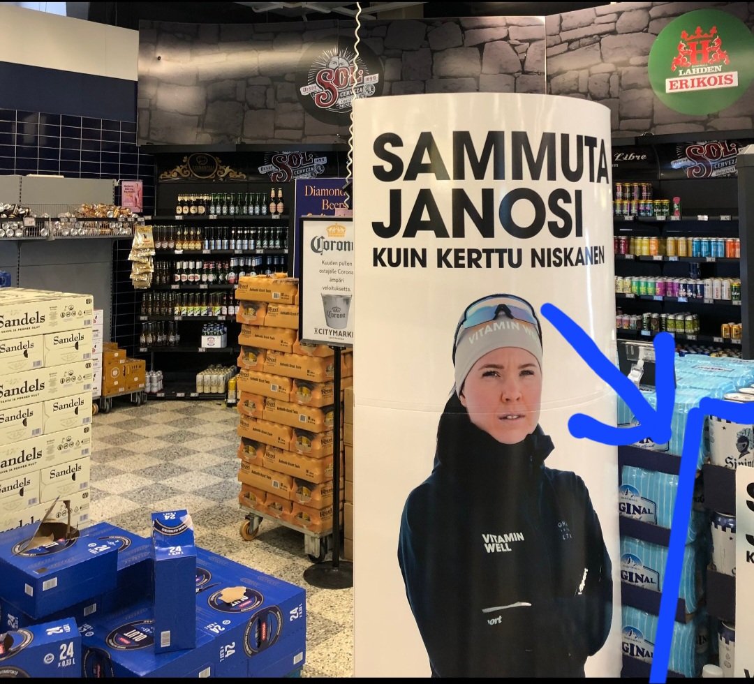 somervaara's tweet photo. @JukkaRissanen3 @APohja Tuossa sama kuva johon @APohja vahingossa unohti kuvakulmaa valitessa alkuperäisen massan kulman klikkikuvaa hakiessa. Ja toki kuvan takana kaikki Vitamin Wellit hyllyssä ja kaapissa. Vähän tylsää tämmöinen klikkien kalastelu.. mutta nää on näitä. https://t.co/TutQabX2MA