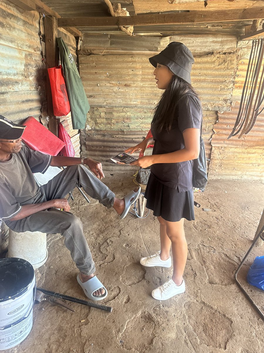 faeezalok's tweet photo. 🚨RISE Sebokeng RISE🚨

South Africans know our country is moving in the wrong direction and our problems are caused by the establishment of old parties whose politicians have forgotten and do not care about us. 

This is why we say #WeNeedNewLeaders https://t.co/EXzMGqN2hK