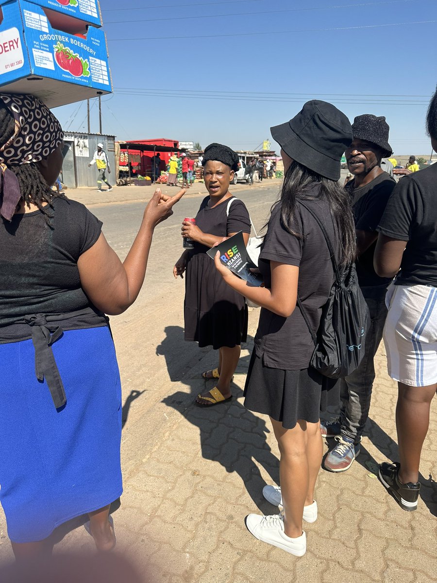 faeezalok's tweet photo. 🚨RISE Sebokeng RISE🚨

South Africans know our country is moving in the wrong direction and our problems are caused by the establishment of old parties whose politicians have forgotten and do not care about us. 

This is why we say #WeNeedNewLeaders https://t.co/EXzMGqN2hK