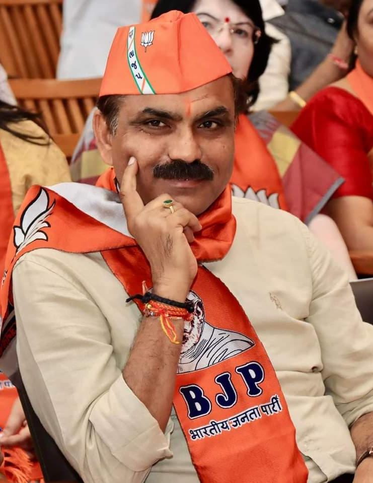 भारतीय जनता पार्टी के प्रदेश सह-प्रवक्ता श्री <a href="/ikishormakwana/">Kishor Makwana</a> जी को राष्ट्रीय अनुसूचित जाति आयोग का चेयरमैन नियुक्त होने पर हार्दिक बधाई एवं सफल कार्यकाल के लिए अनंत शुभकामनाएँ।