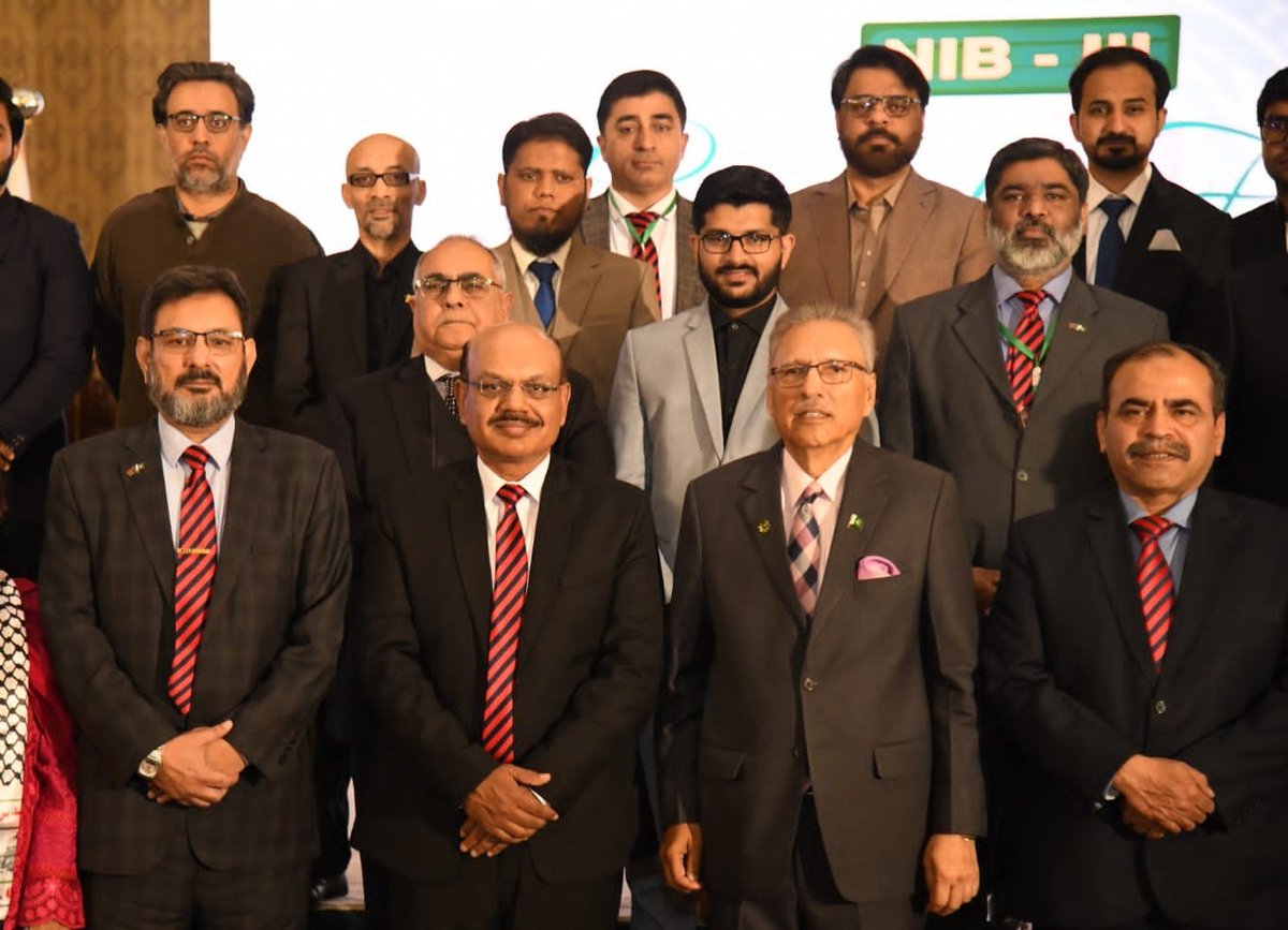 DripSprinkler's tweet photo. With President of Pakistan at Awan e Sadar. 
Receiving certificates of appreciation, In recognition of my services as Judge for evaluating  different Ideas in field of Agriculture. 
The National Idea Bank is a collaboration to identify and build a repository of innovative ideas https://t.co/91yUrATcyM