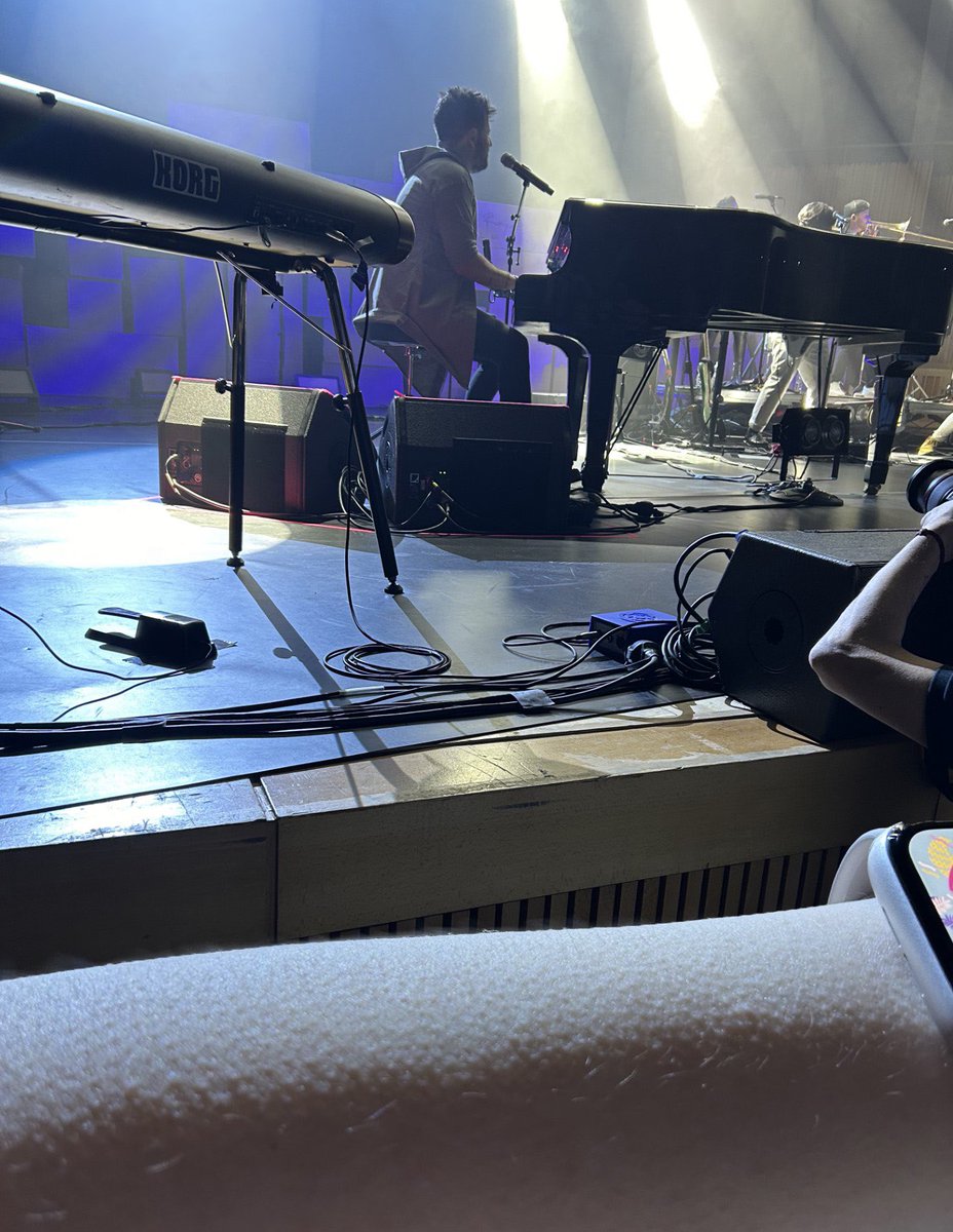 Anni13S's tweet photo. • Valencia, 8 de Marzo del 2024 •
Nunca pongas en duda lo que te dice la piel de gallina ♥️ 

Gracias @pablolopezmusic por hacer magia con tus canciones y dejar aflorar mis sentimientos en cada una de ellas 🫶🏻 https://t.co/IWbFLm7KEt