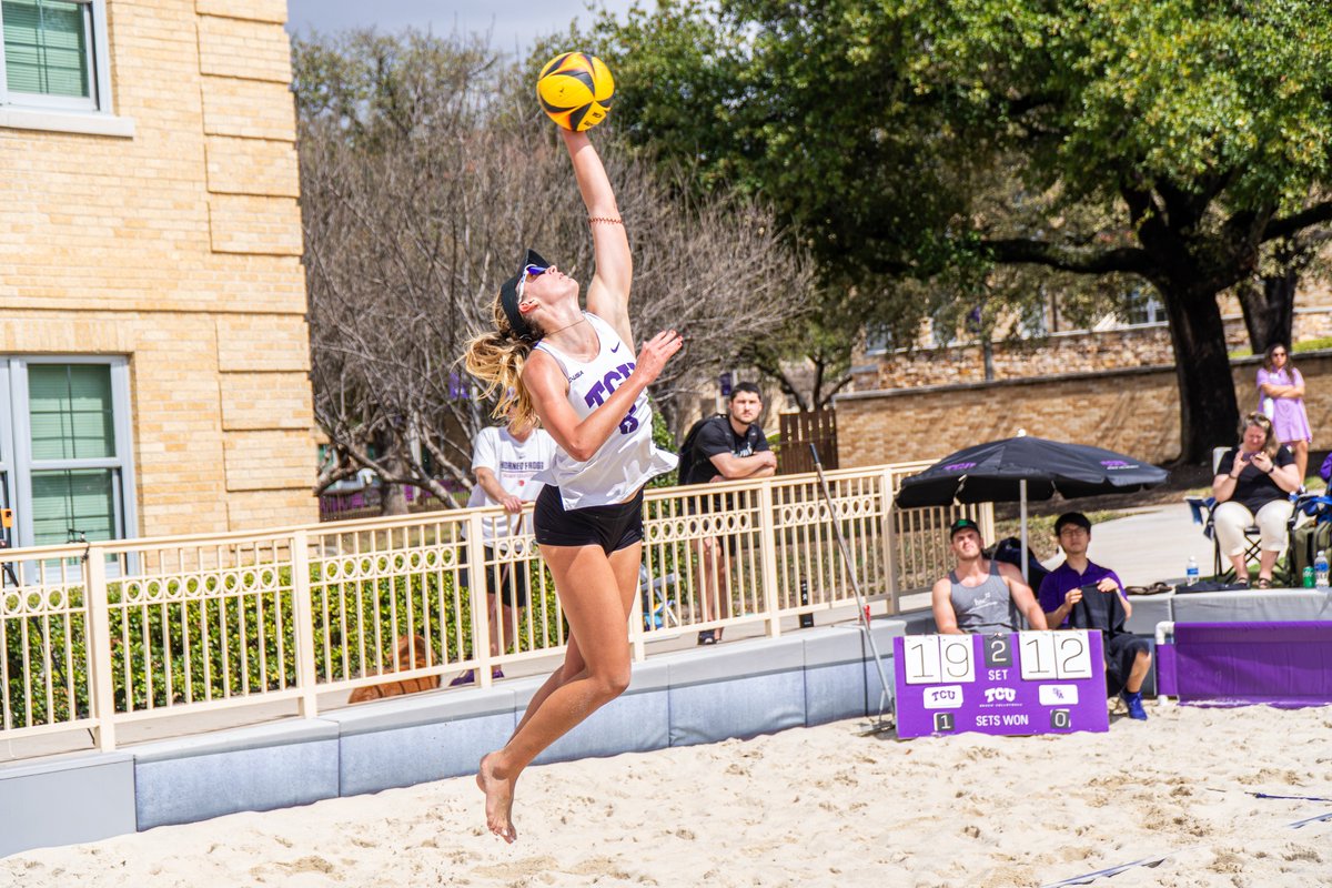 TCUBeachVB's tweet photo. Let's 𝙧𝙪𝙣 𝙞𝙩 𝙗𝙖𝙘𝙠 😈
#GoFrog🐸🏖️🏐 x #OneTeam https://t.co/5gX3aNg6B2