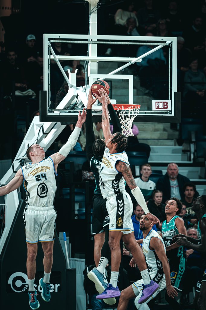 ChampBasketOff's tweet photo. Retour en images sur le match de la nuit dernière face à Pau

📸: @TPicaude https://t.co/vGT8aR4l3M
