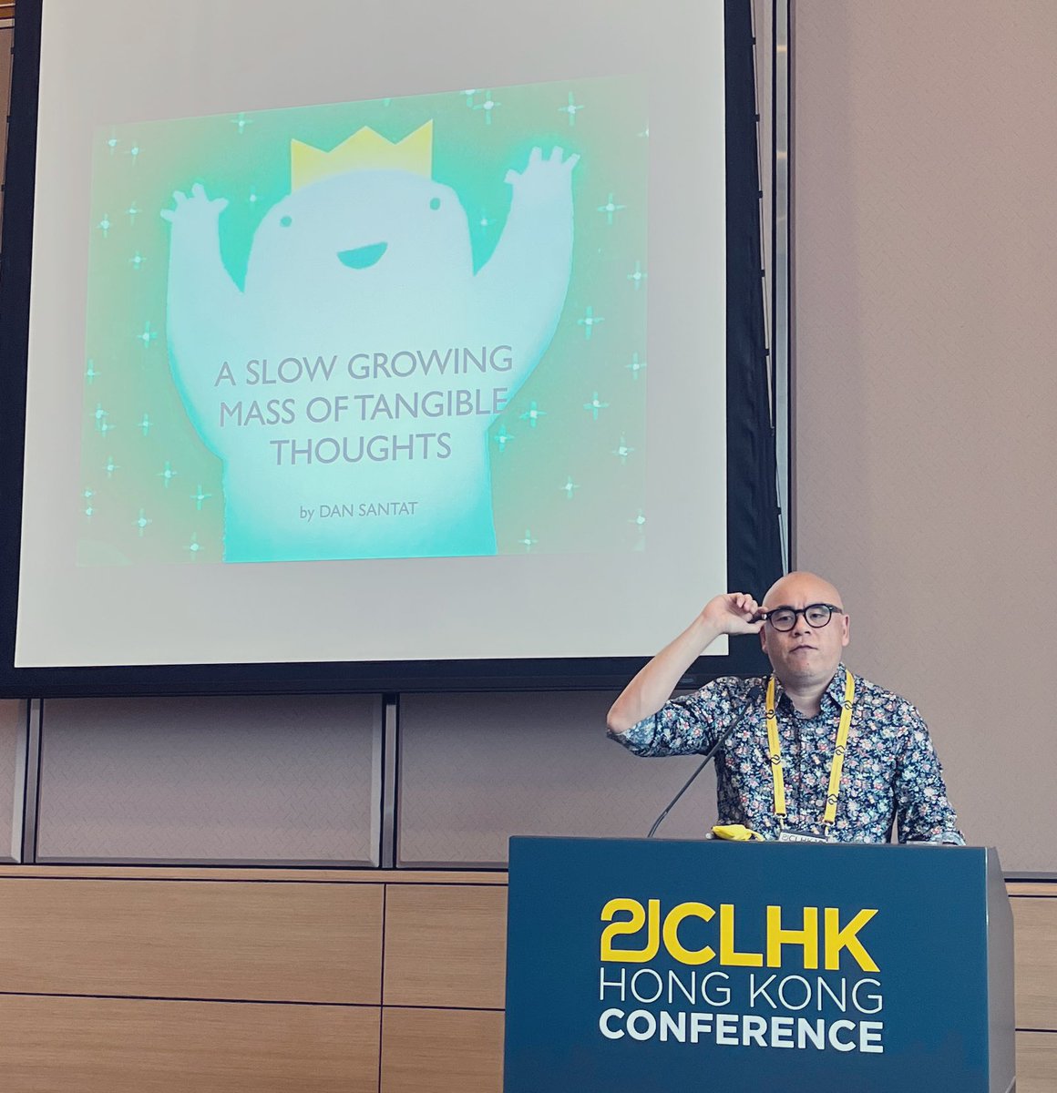 I got so much out of this conference; highlights being library pre-con, every @KristinZiemke session and a brilliant presentation from the incomparable @dsantat. #librarian #21CLHK #graphicnovels to the front.