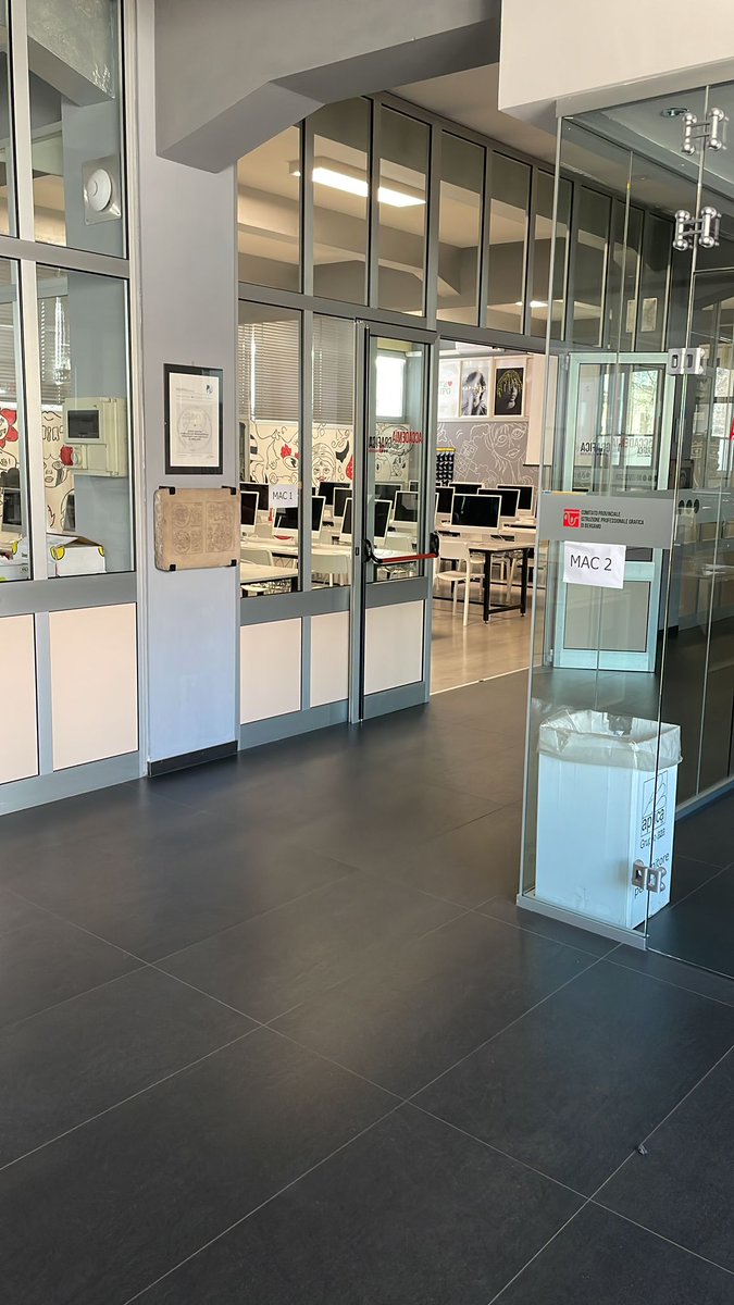 A punto de concluir la visita a Bérgamo (Italia) del director Sergio y el coordinador del proyecto ERASMUS Pablo Osorio, preparando la estancia en prácticas de alumnos de FP,